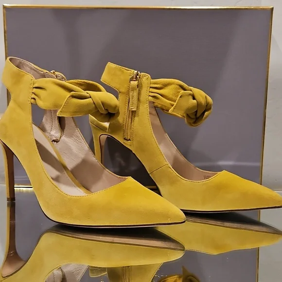 Louise et Cie Yellow Suede Women's Heels - Picture 2 of 4